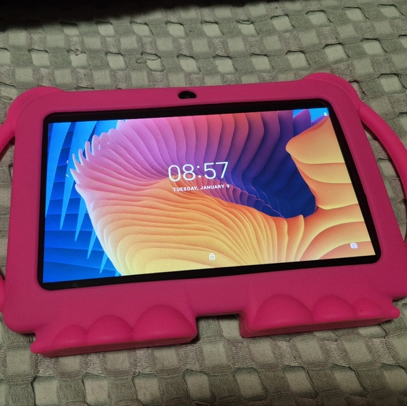 Working Android 12 Kids Tablet with Case - Picture 3 of 12